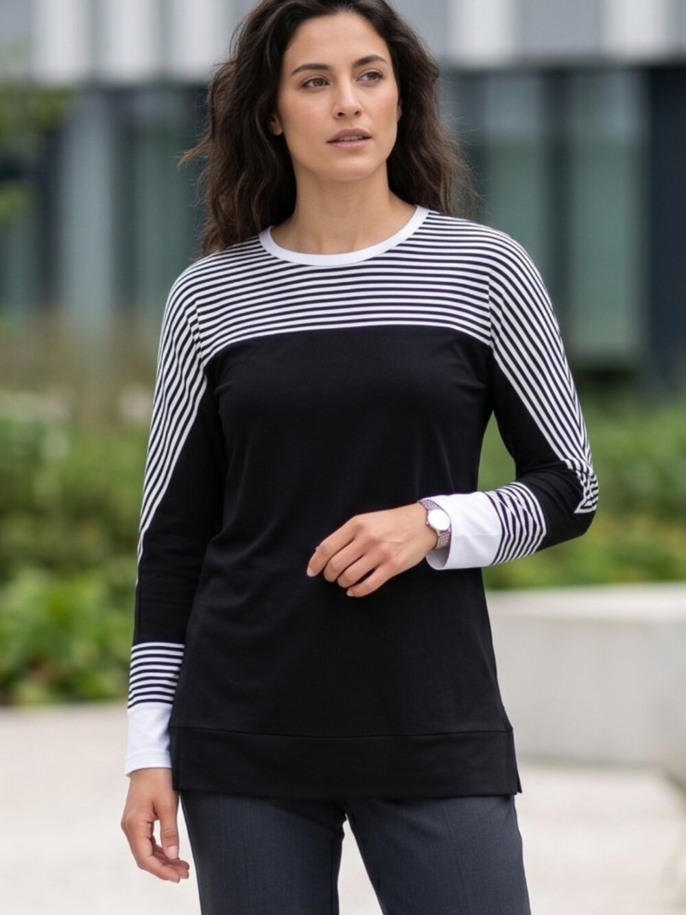 New Black & White Stripe Long Sleeve Shirt – Size Small